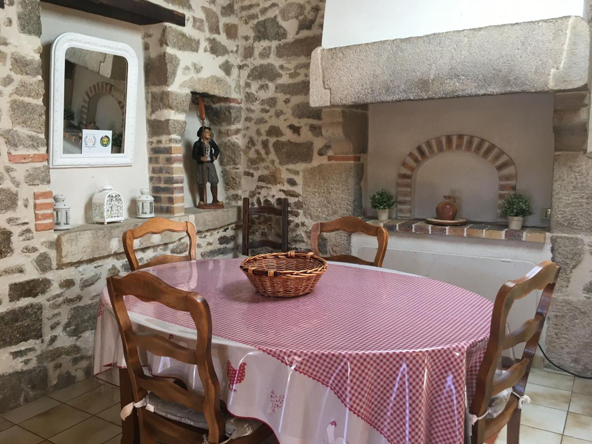 Gite Charmant A La Campagne Avec Terrasse, Proche Du Puy Du Fou Et De La Riviere Sevre - Fr-1-426-249 Sevremont Exterior foto